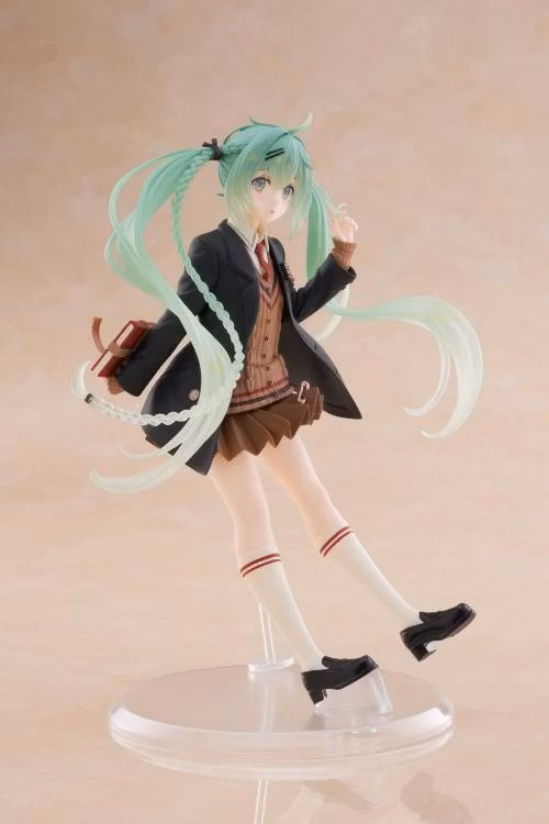 Vocaloid Hatsune Miku (Fashion Preppy Ver.) Figure - Image 7