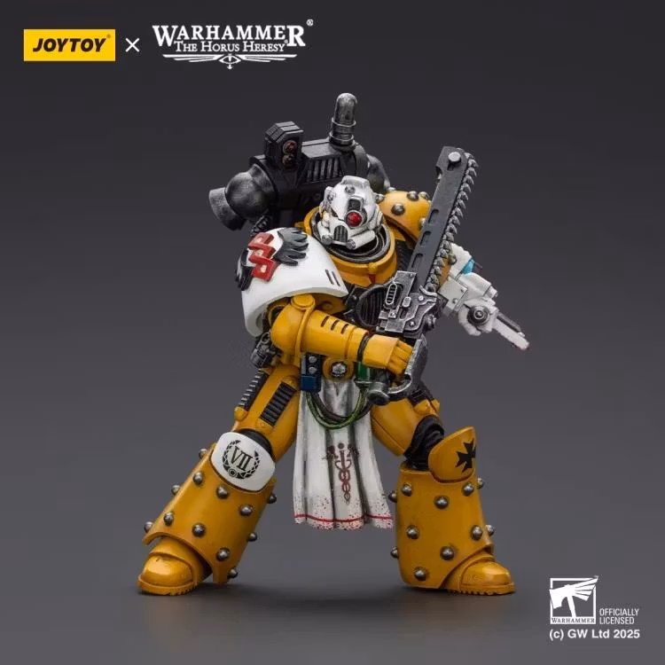 Warhammer: The Horus Heresy Imperial Fists Legion Apothecary 1/18 Scale Action Figure - Bild 6