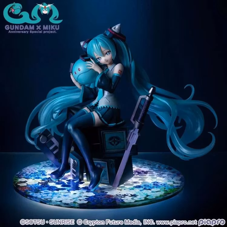 Mobile Suit Gundam 45th Anniversary x Hatsune Miku Lucrea Hatsune Miku x 00 Gundam Figure - Image 2