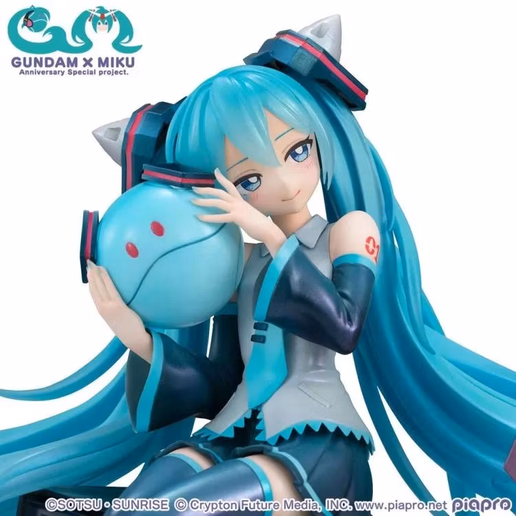 Mobile Suit Gundam 45th Anniversary x Hatsune Miku Lucrea Hatsune Miku x 00 Gundam Figure - Image 8